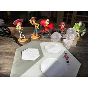 Disney Infinity Lot of 8 Items Toy Story Incredibles